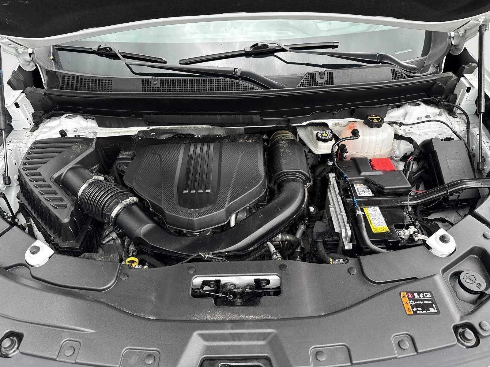 Used 2024 Summit White GMC Denali image 10