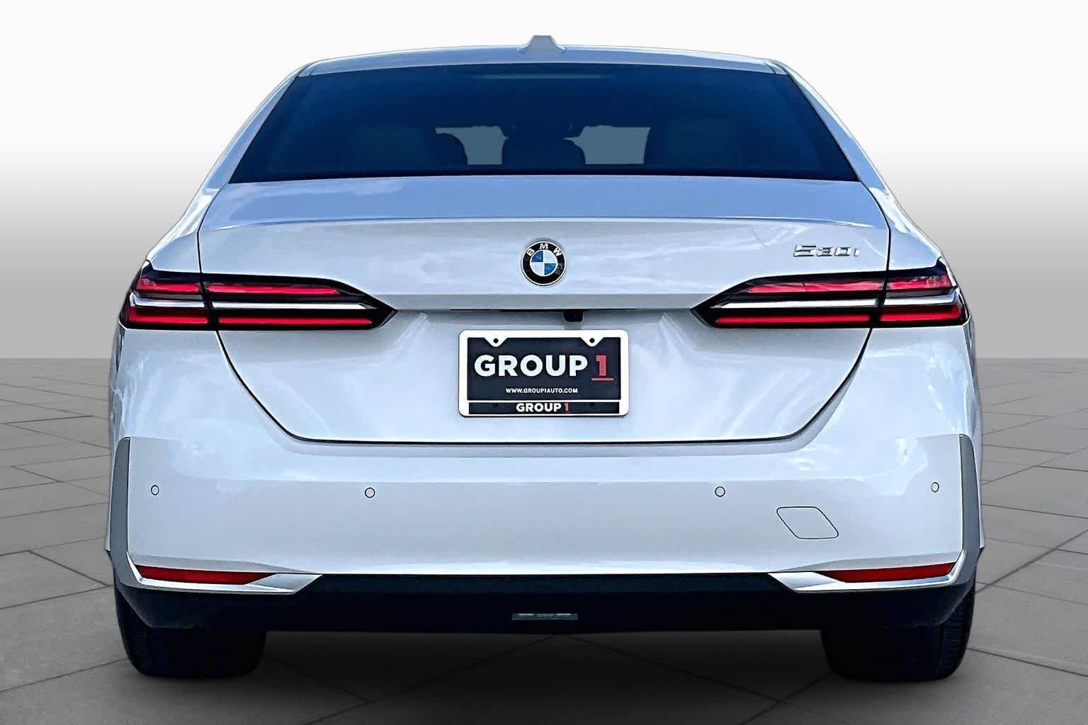 Used 2026 Mineral White Metallic BMW 530i image 4
