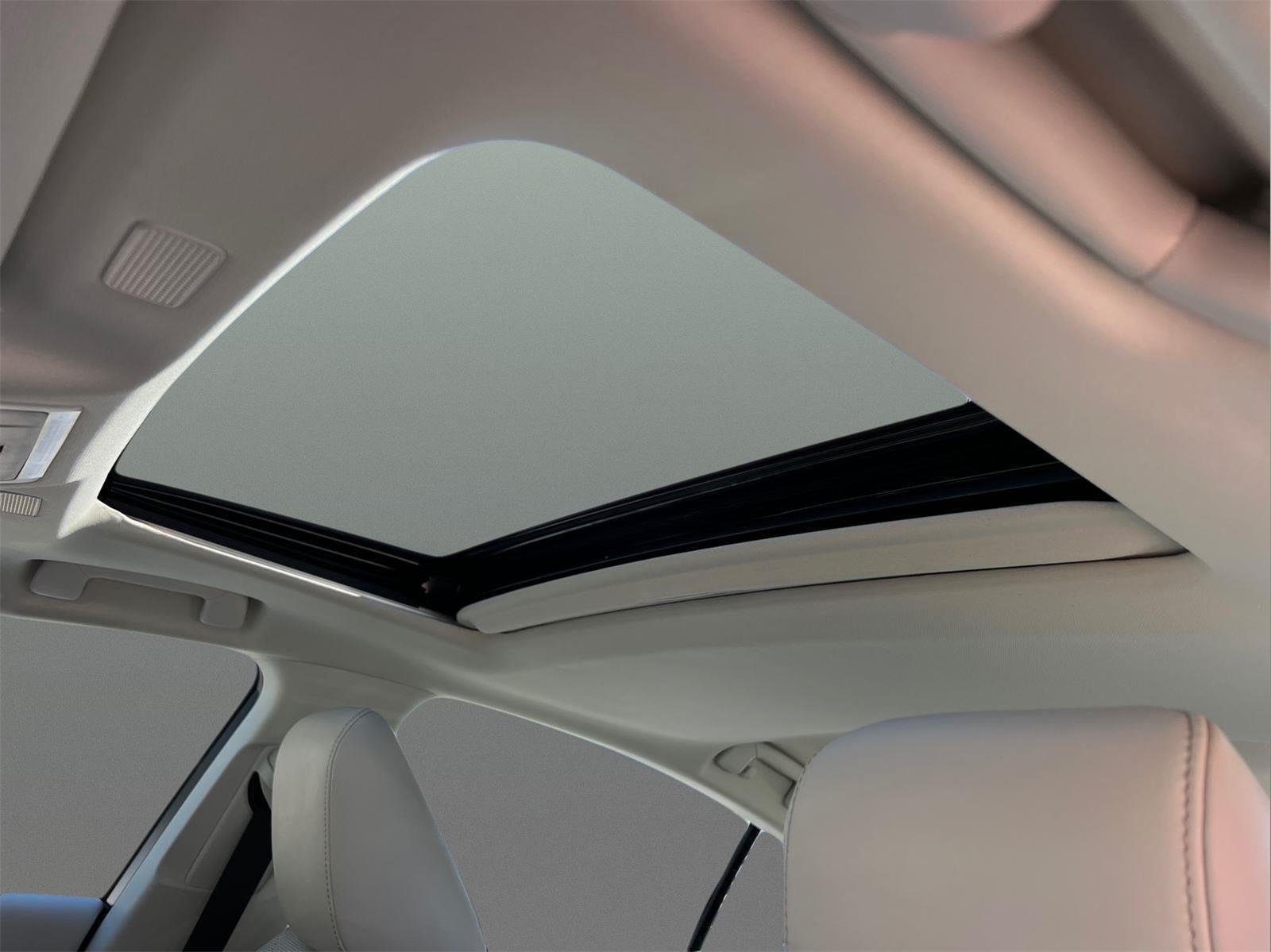 2025 Lexus ES 350 - Photo 26