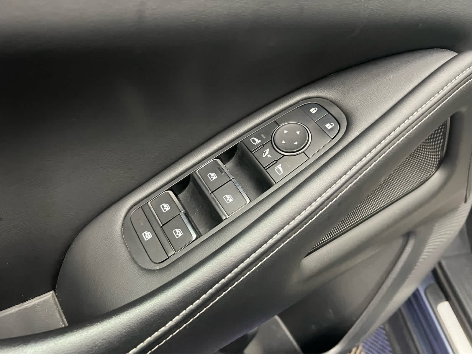Used 2022 Graphite Shadow INFINITI LUXE image 15