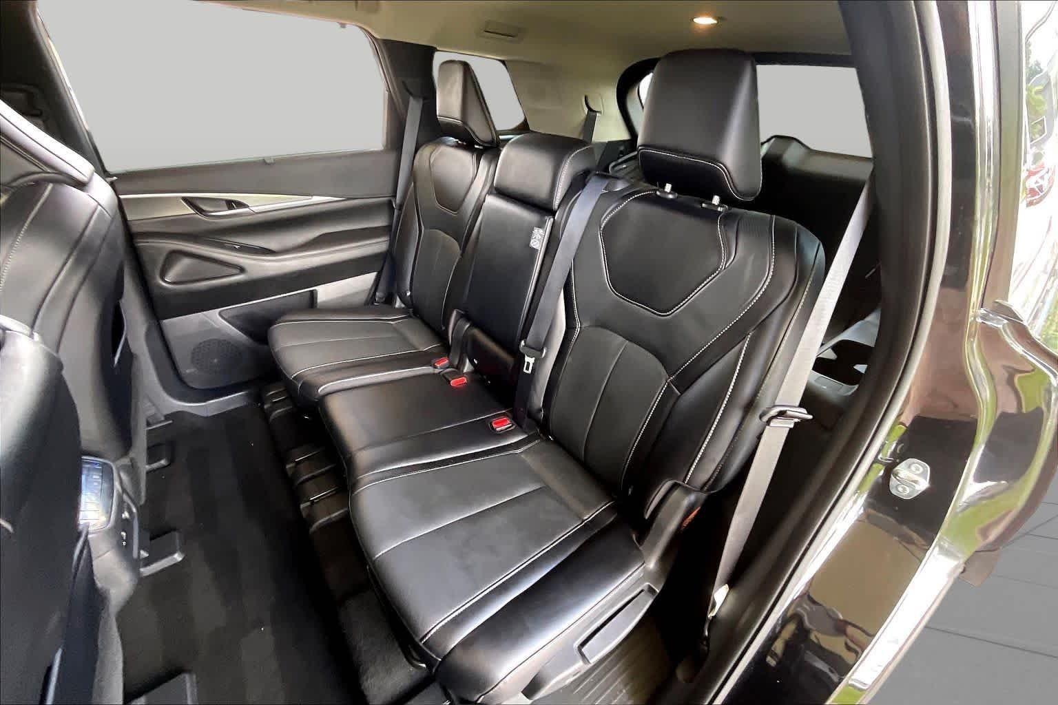 Used 2024 Mineral Black INFINITI LUXE image 18