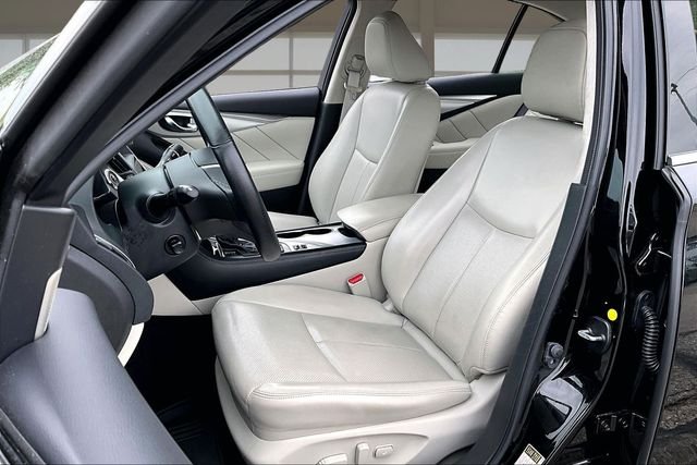 Used 2023 Black INFINITI LUXE image 25