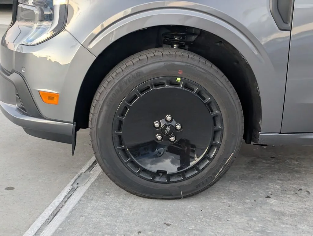 New 2026 Carbonized Gray Metallic Ford Lobo™ image 4