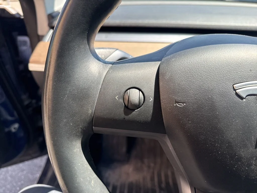 Used 2018  Tesla Long Range image 15
