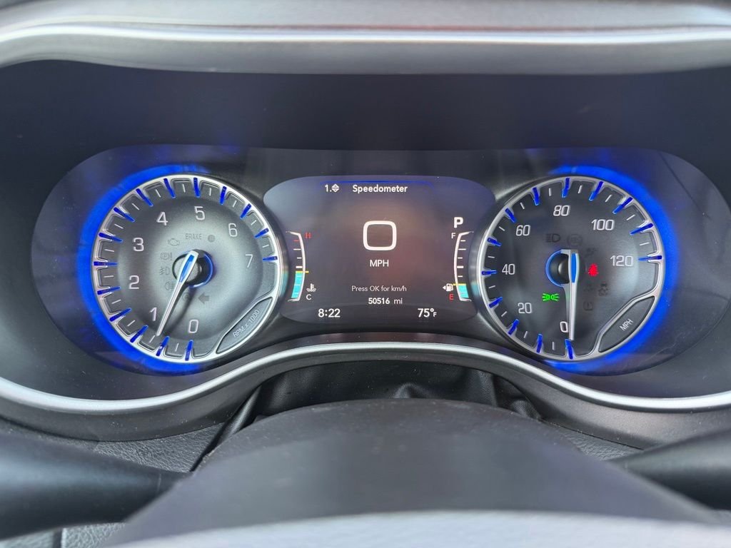 Used 2024 White Chrysler Touring L image 11