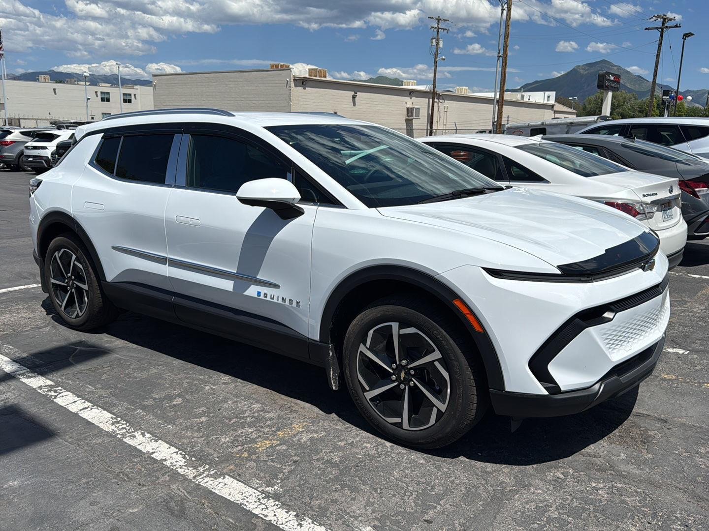 2026 Chevrolet Equinox EV 2LT eAWD's photo