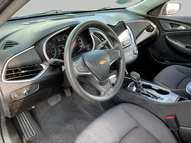 Used 2025 Blue Chevrolet LT image 18