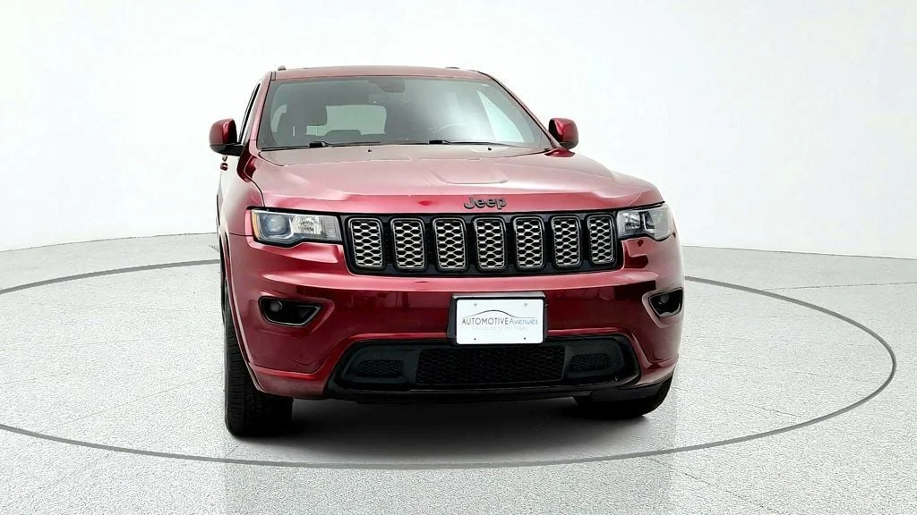 Used 2019 Velvet Red Pearlcoat Jeep Altitude 4x4 image 2