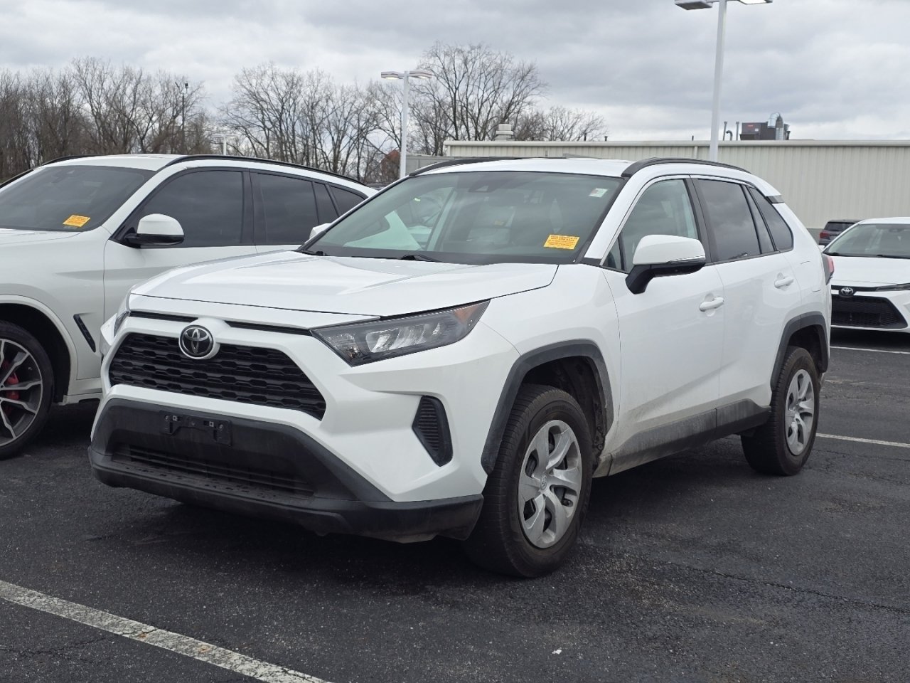 Used 2021 White Toyota LE image 3