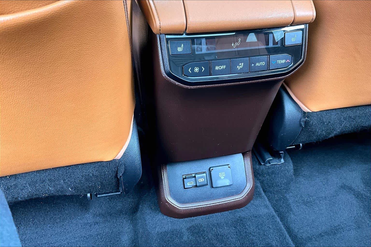 Used 2022 Moon Dust Toyota Platinum image 34