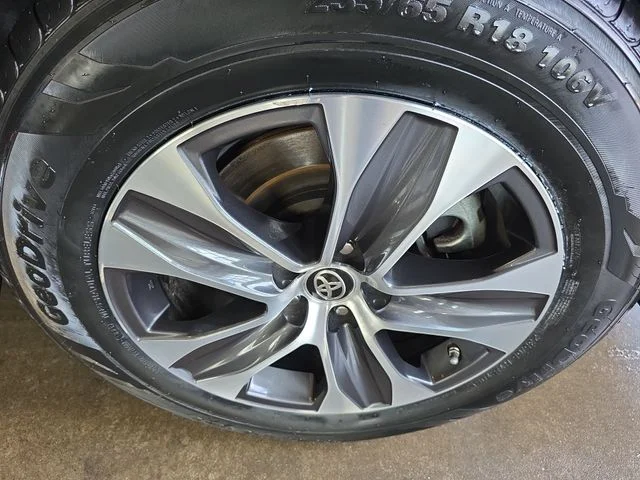 Used 2020 Magnetic Gray Metallic Toyota XLE image 36