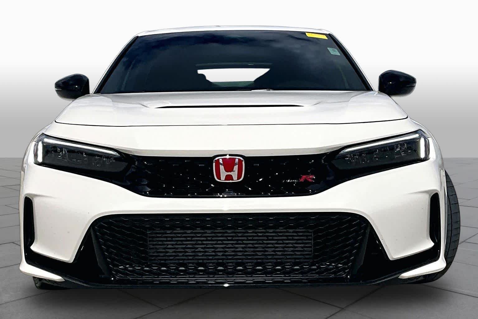 Used 2025 Championship White Honda  image 4