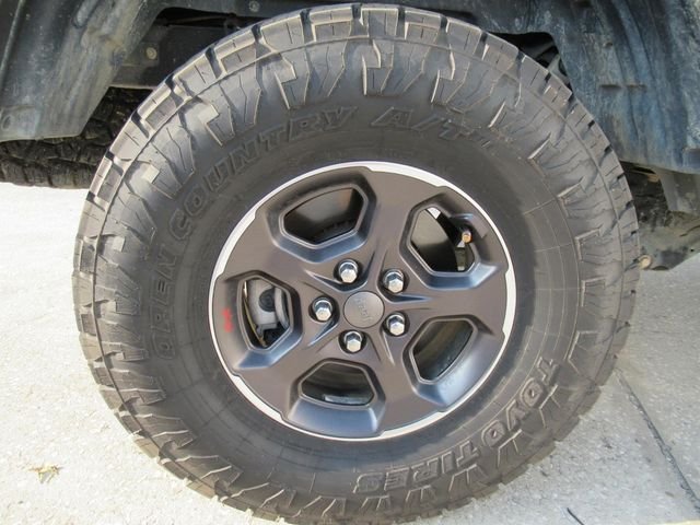 Used 2021 Gray Jeep Rubicon image 5