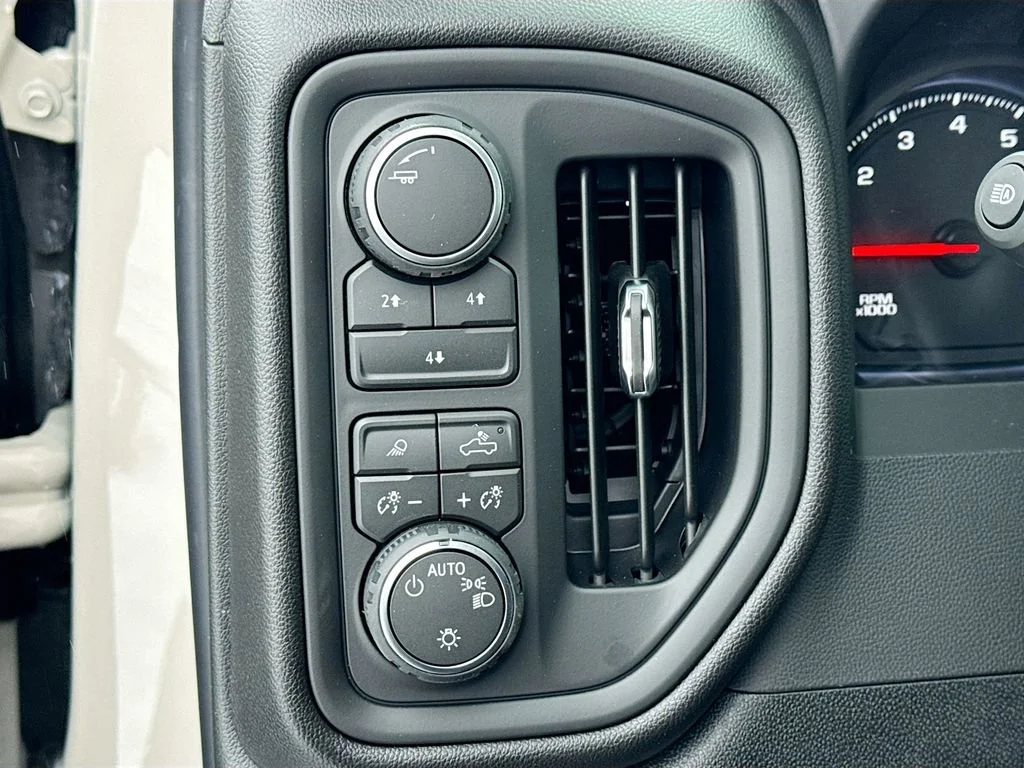 2026 Chevrolet Silverado 2500 HD Custom - Photo 10