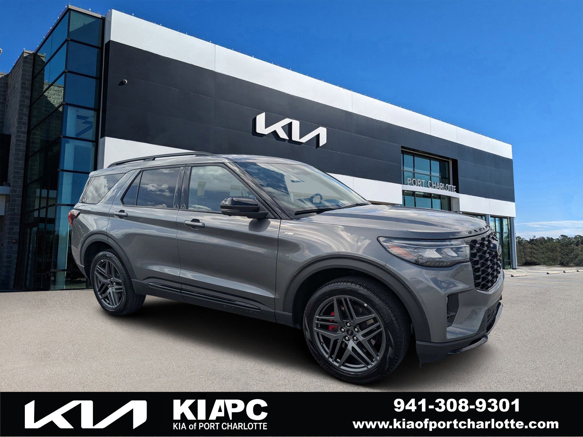 2025 Ford Explorer ST-LINE 4WD (PL535)'s photo
