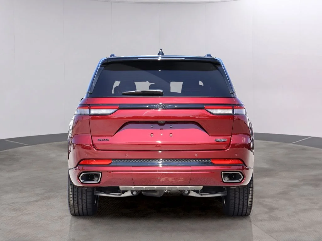 Used 2025 Velvet Jeep Summit image 6