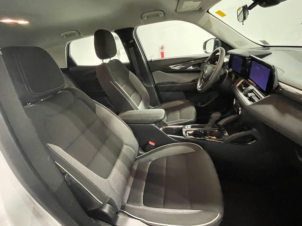 Used 2025 White Chevrolet LS image 24