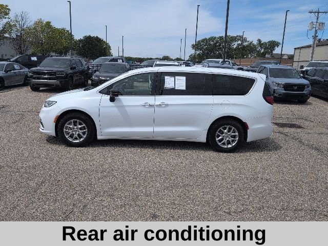 Used 2024 White Chrysler Touring L image 3