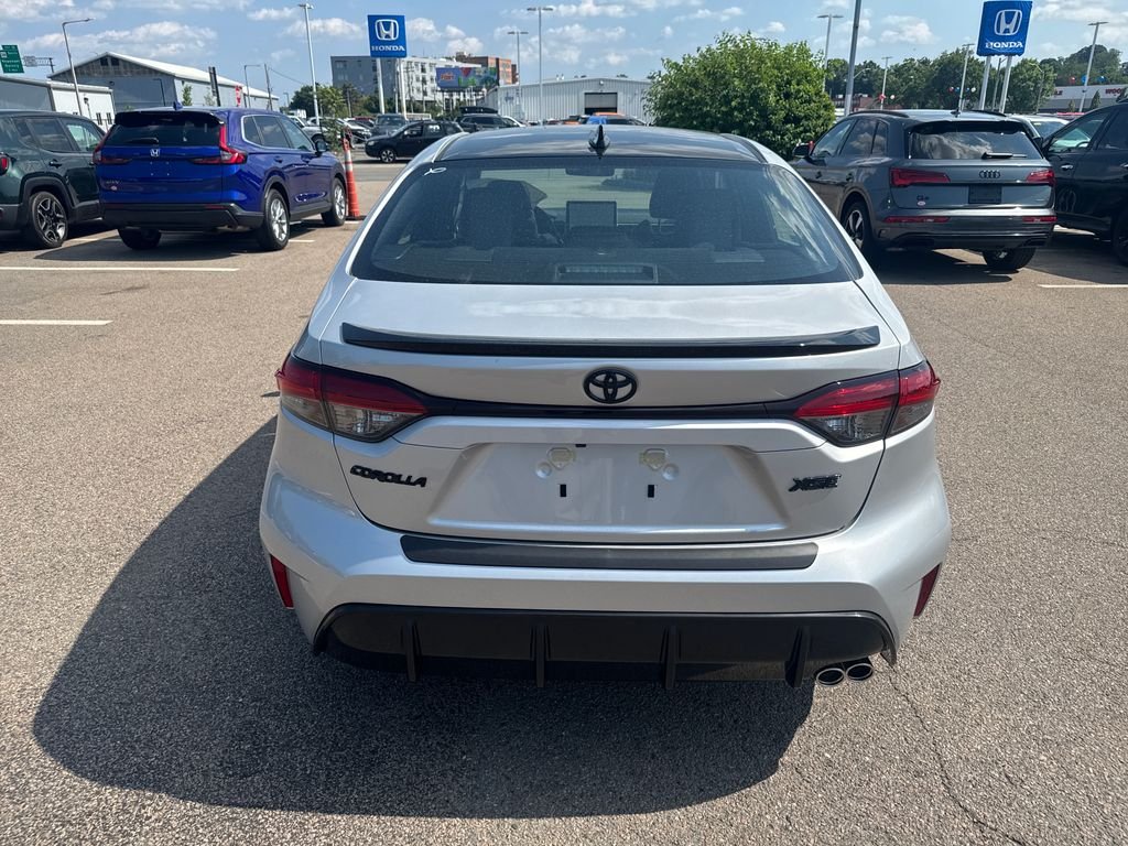 New 2026 Classic Silver Metallic with Midnight Black Metallic roof Toyota XSE image 6