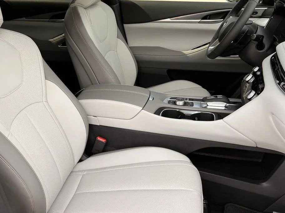 New 2027 RADIANT WHITE INFINITI Luxe FWD image 22