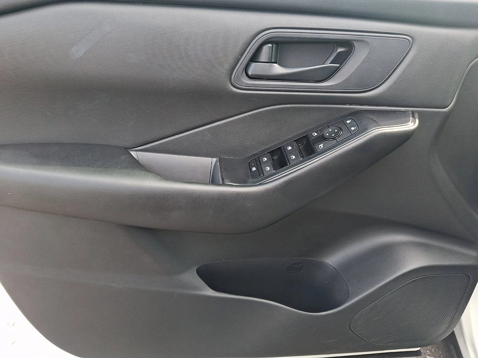 Used 2024 Glacier White Nissan S image 12