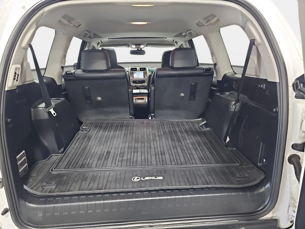 Used 2017 White Lexus 460 Luxury image 14
