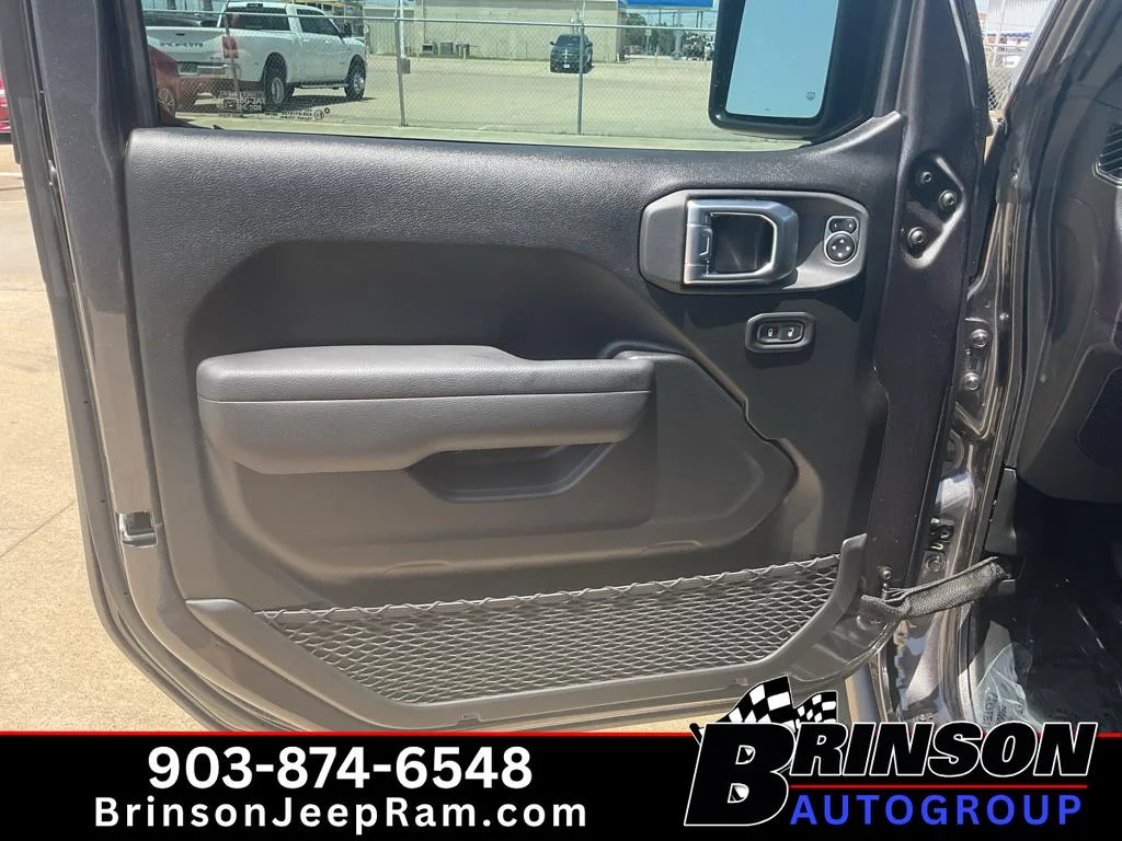 Used 2026 Granite Crystal Metallic Clearcoat Jeep Willys image 22