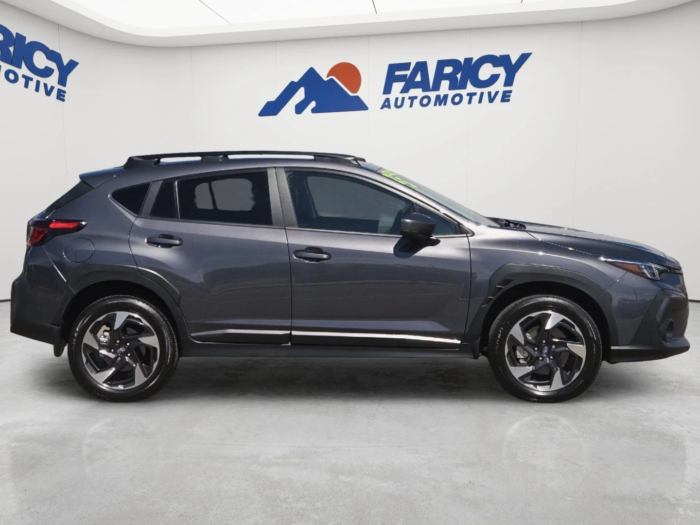 Used 2025 Magnetite Gray Metallic Subaru Limited image 4