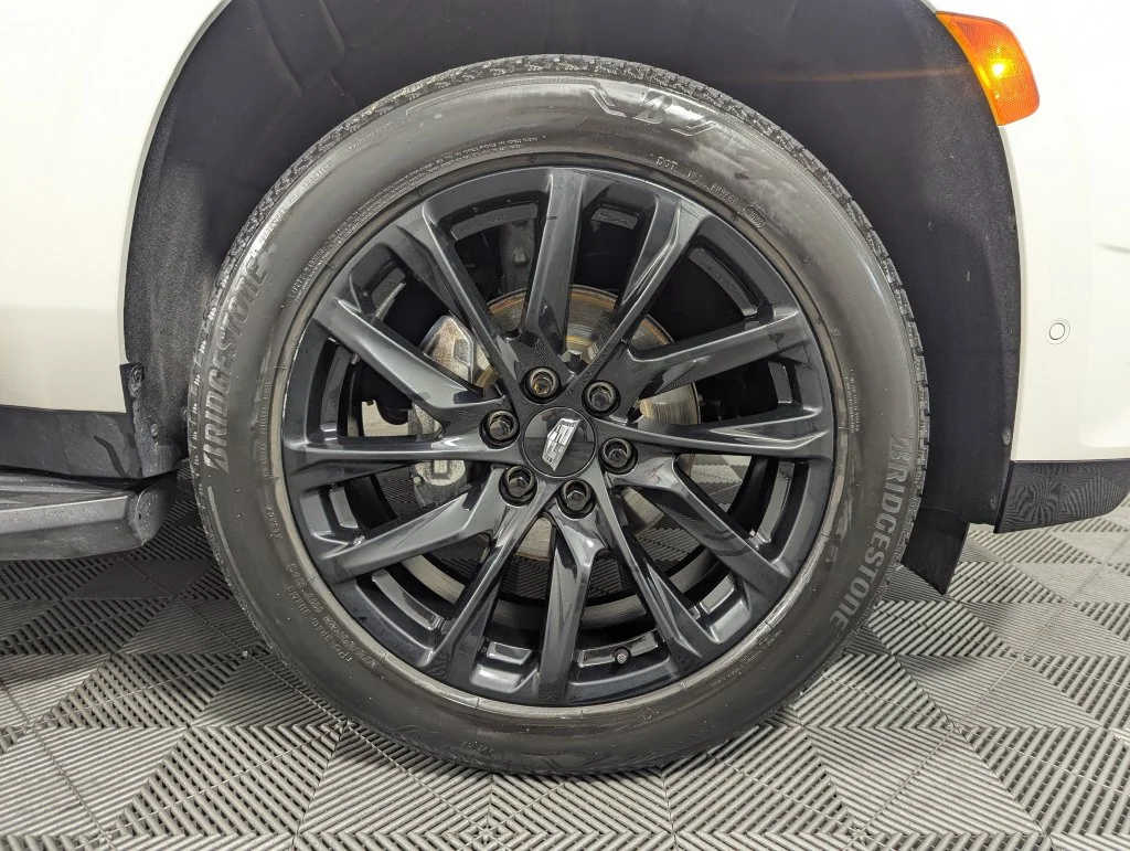 Used 2021 White Cadillac Sport image 33
