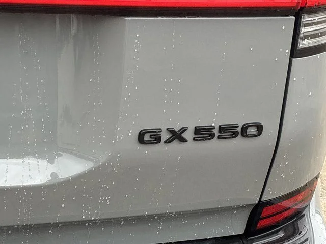 Used 2024  Lexus 550 Overtrail+ image 5