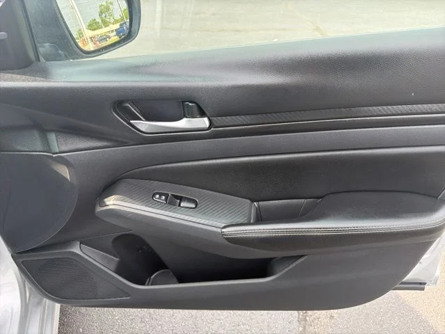 2025 Nissan Altima SV - Photo 32