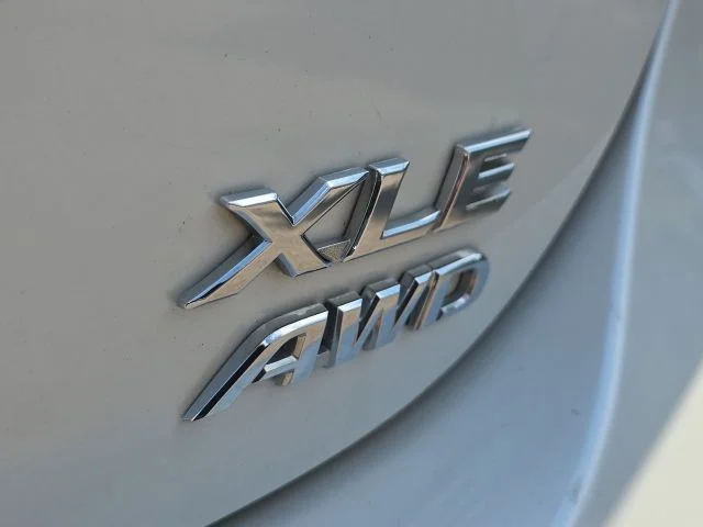 Used 2023 Beige Toyota XLE image 10