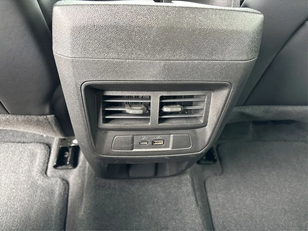 Used 2023 Red Chevrolet Z71 image 33
