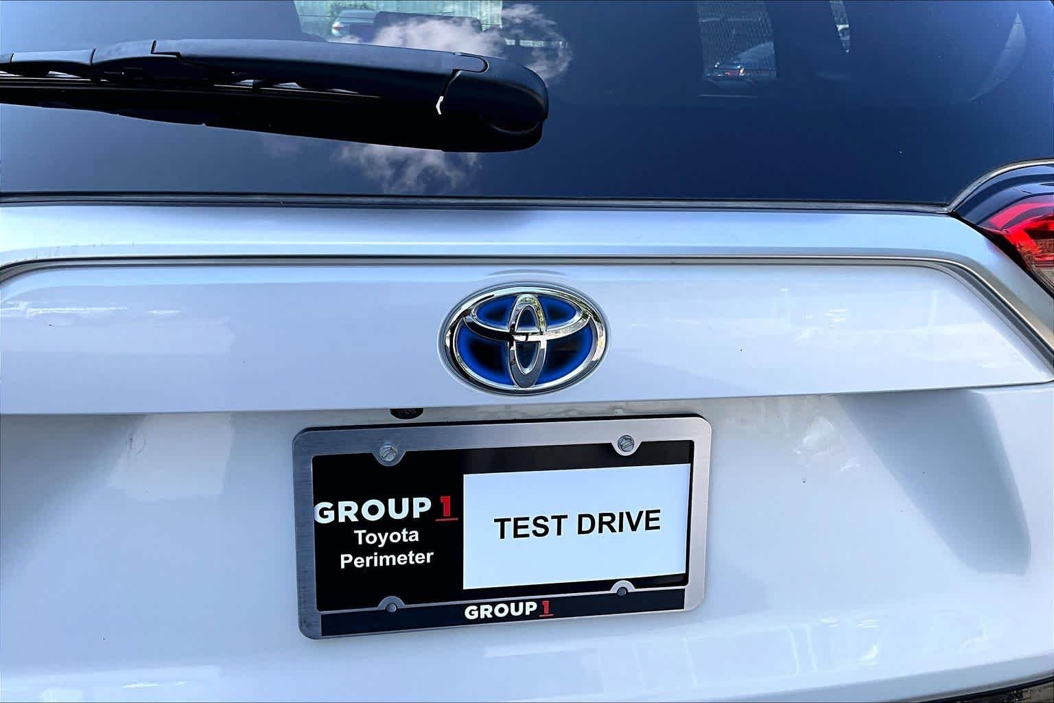 Used 2024 Wind Chill Pearl/Midnight Black Metallic Toyota XSE image 31