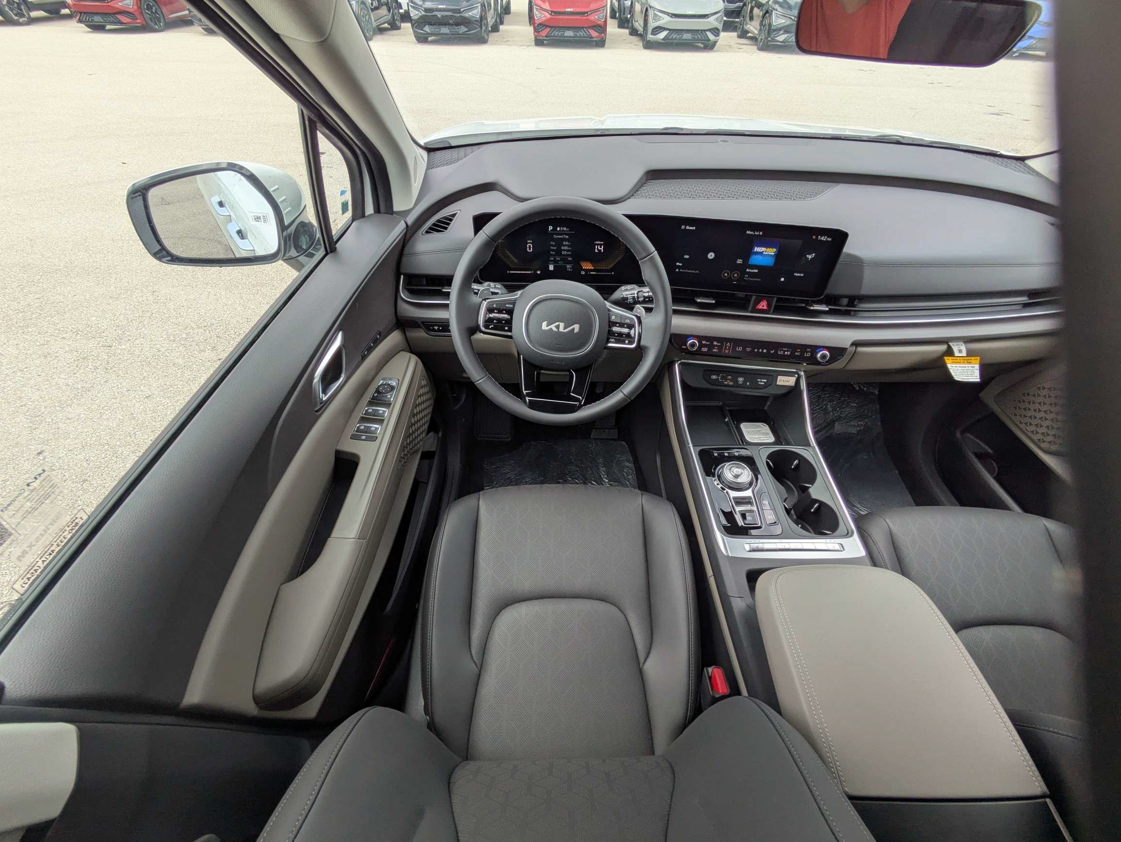 New 2026 Snow White Pearl Kia EX image 18