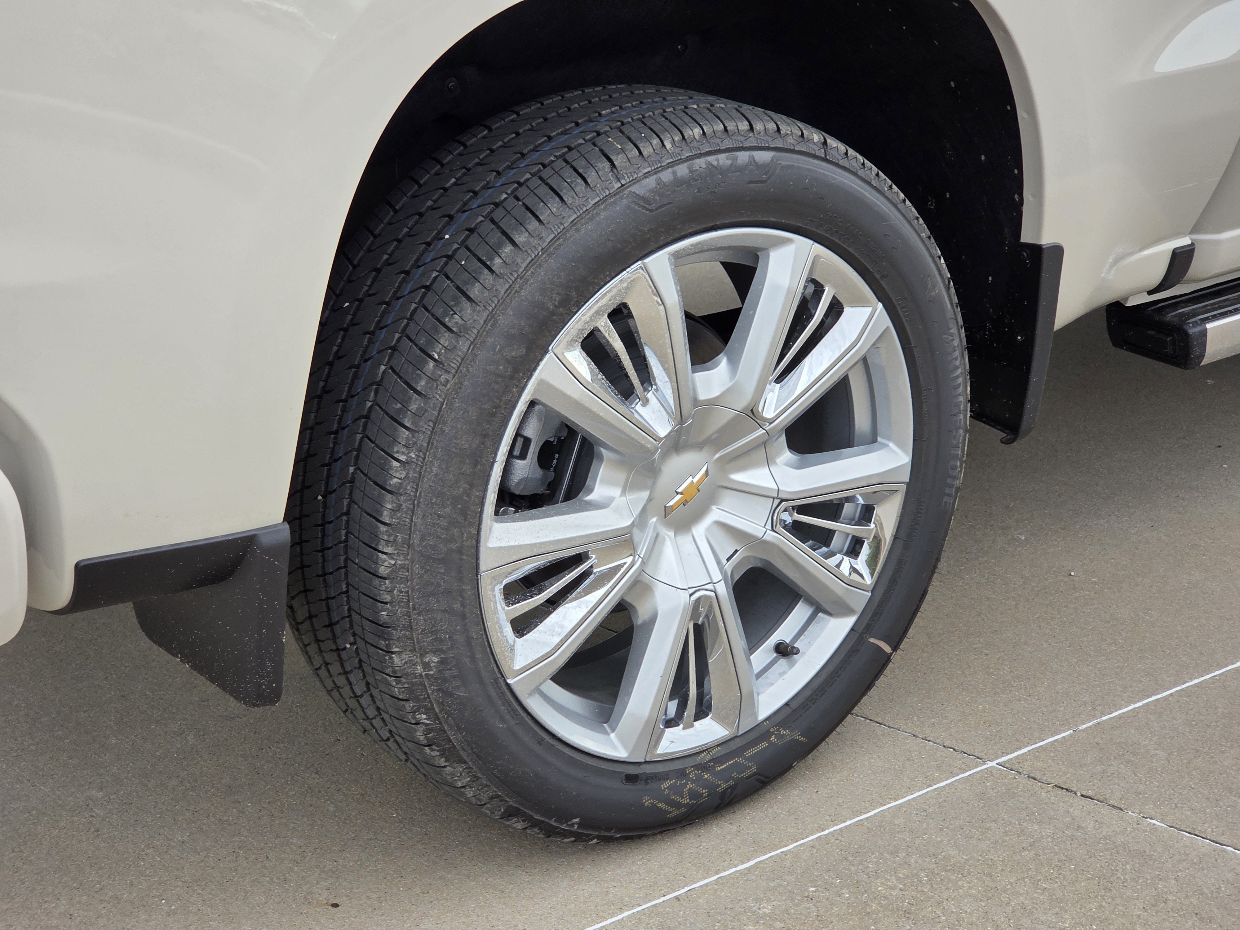 2026 Chevrolet Silverado 1500 High Country - Photo 5