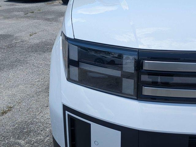 New 2026 White Hyundai SE image 9
