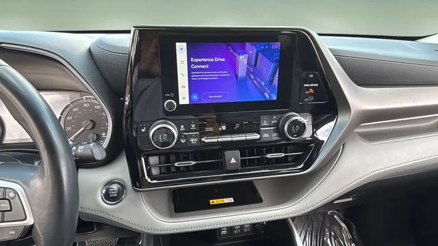 Used 2023  Toyota XLE image 26