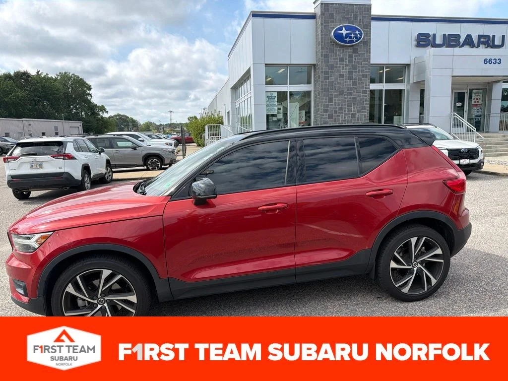 Used 2021 Red Volvo R-Design image 1