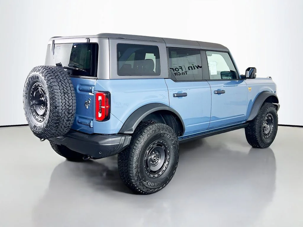 New 2025 Gray Ford Badlands image 15