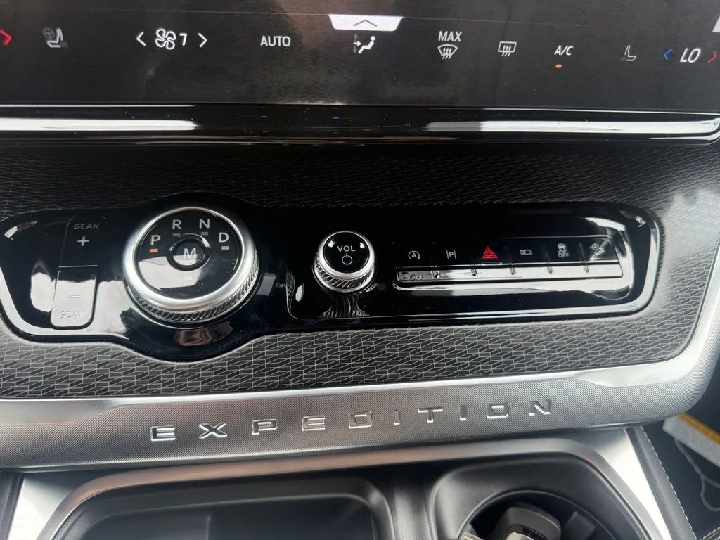 New 2027 Dark Matter Gray Metallic Ford MAX Platinum image 20
