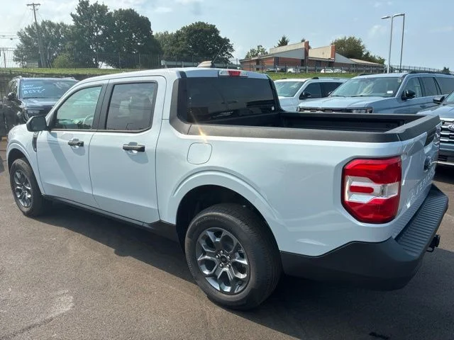 New 2026 Space White Metallic Ford XLT image 3