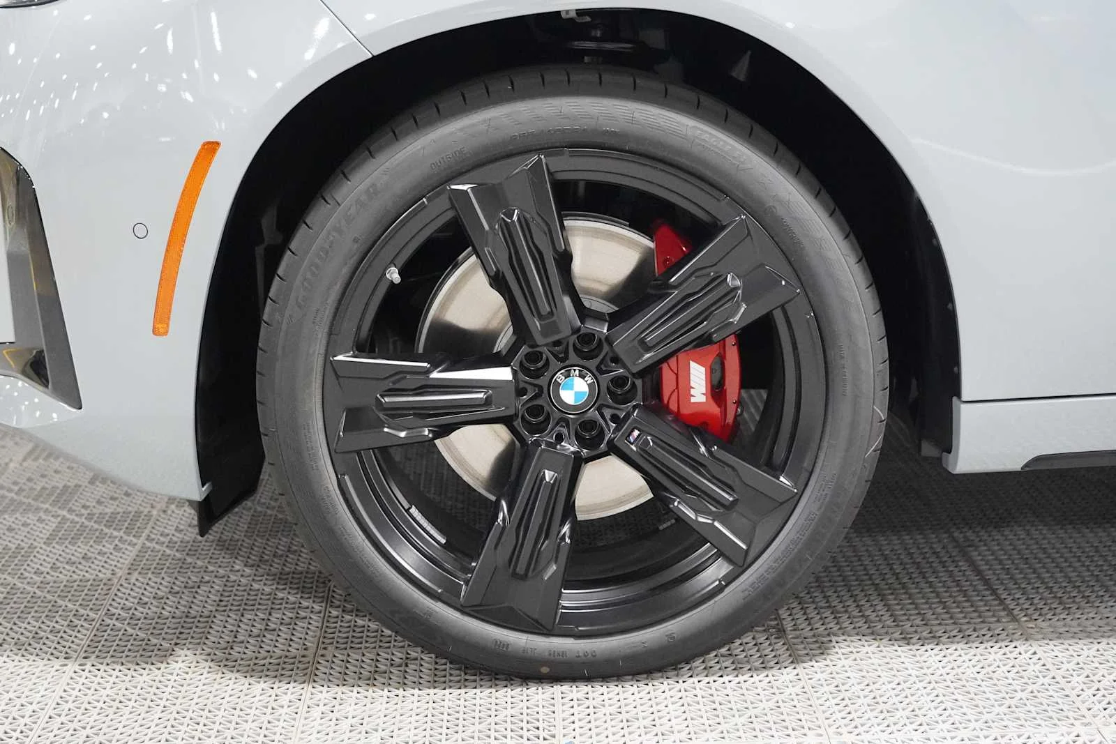 New 2026 Brooklyn Grey Metallic BMW M50 xDrive image 7