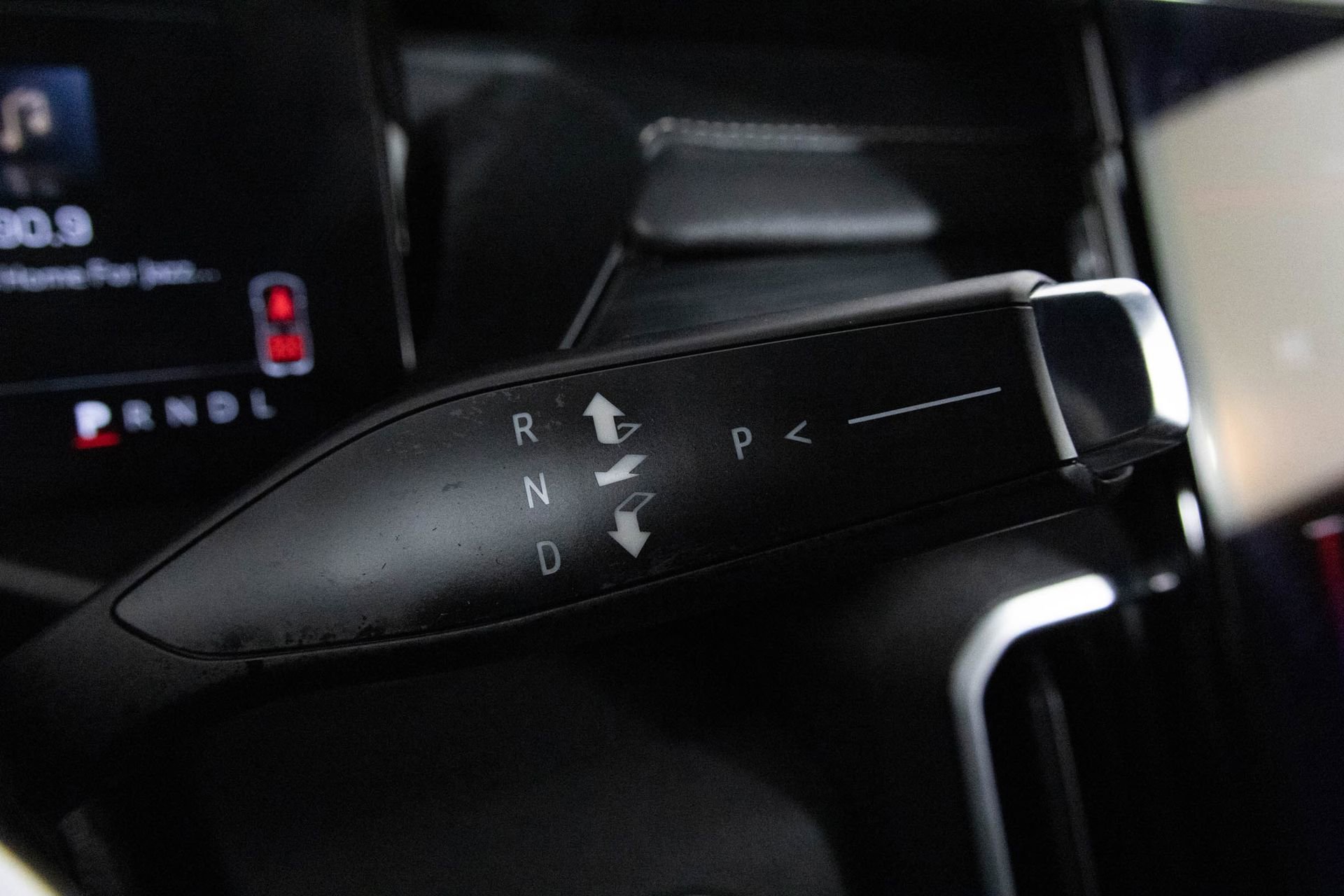 2025 GMC ACADIA - Image 24