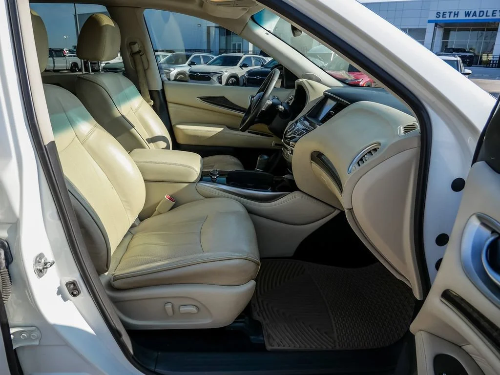 Used 2015 White INFINITI NA image 14