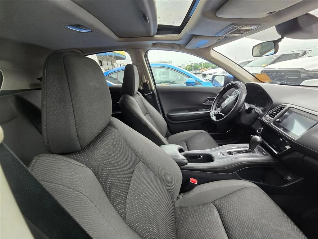 Used 2021 Silver Honda EX image 7