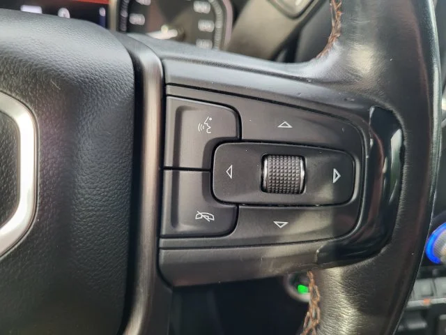 Used 2021 White GMC AT4 image 21