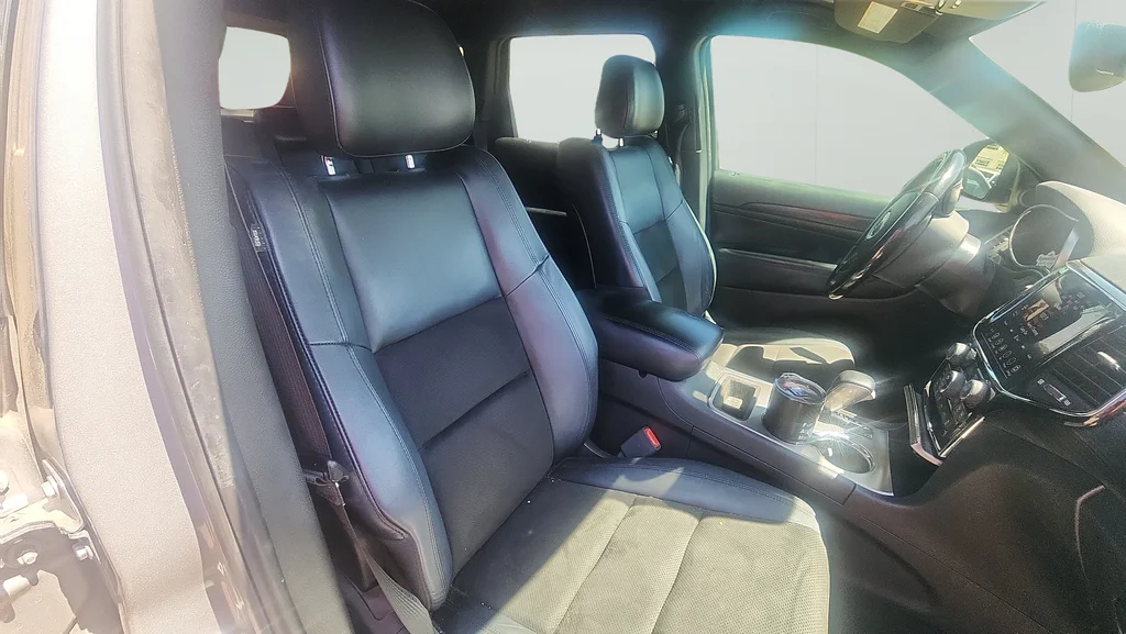 Used 2021 Silver Jeep Laredo X image 12