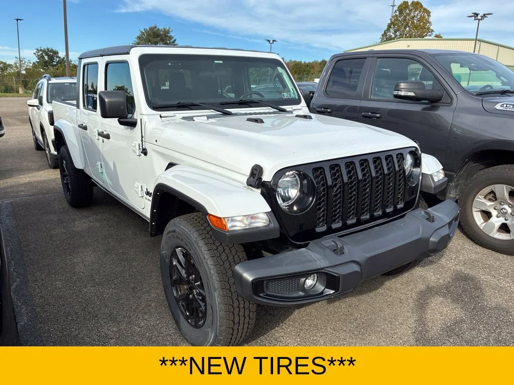 Used 2022 Bright White Clearcoat Jeep Sport image 2