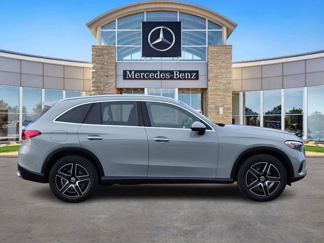 Certified Used 2026  Mercedes-Benz GLC 300 image 5